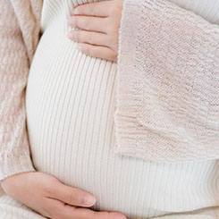 这是因为普📘通保护壳会🥭削弱手💕机内部🔰磁铁的磁力🎈🕛，导致支架🌆🇫🇰